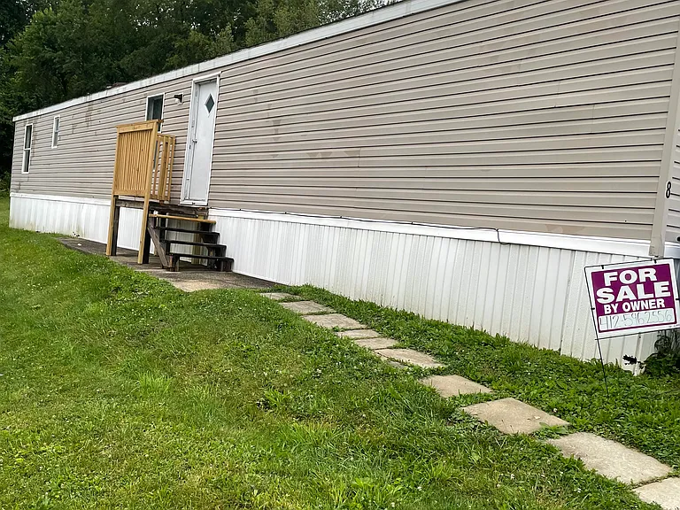 847 W Newton Rd #8 — Photo 1