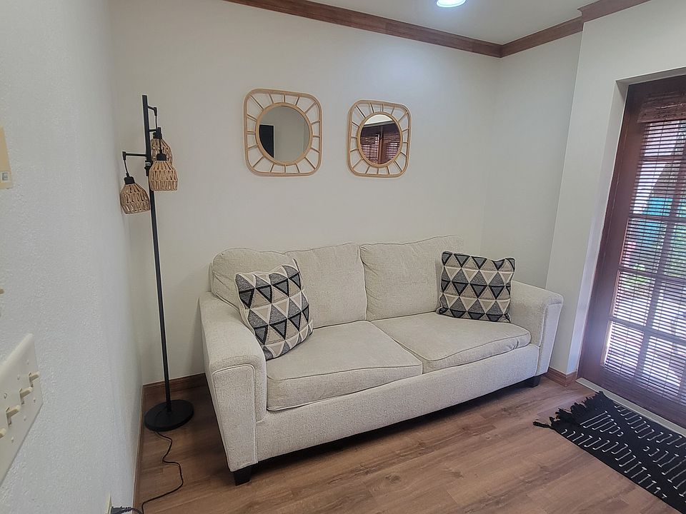 1st image of 206 Courtland Cir #A1