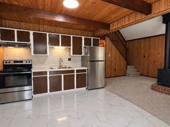 2nd image of 102 Price St