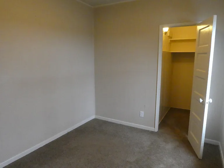 2333 SE Tacoma St — Photo 20