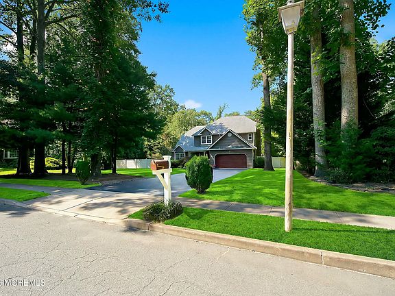 4th image of 4 Scarlet Oak Court