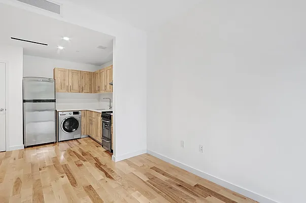 Rented by REZI | media 1