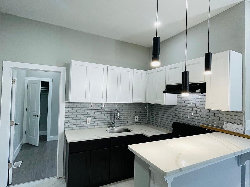 1st image of 256 N 6th St #1