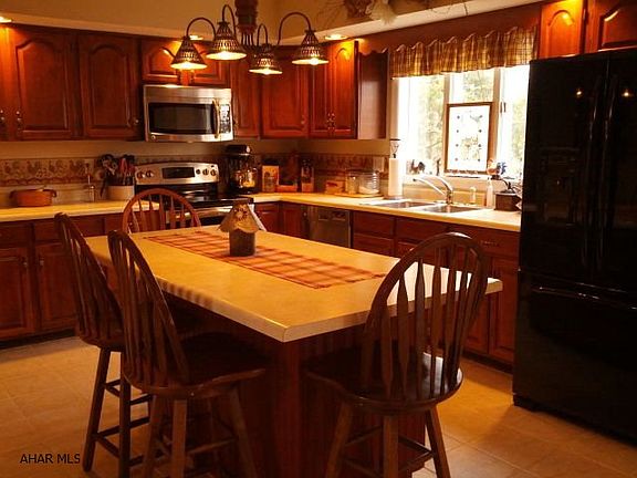 4th image of 173 Pine Grove Ln