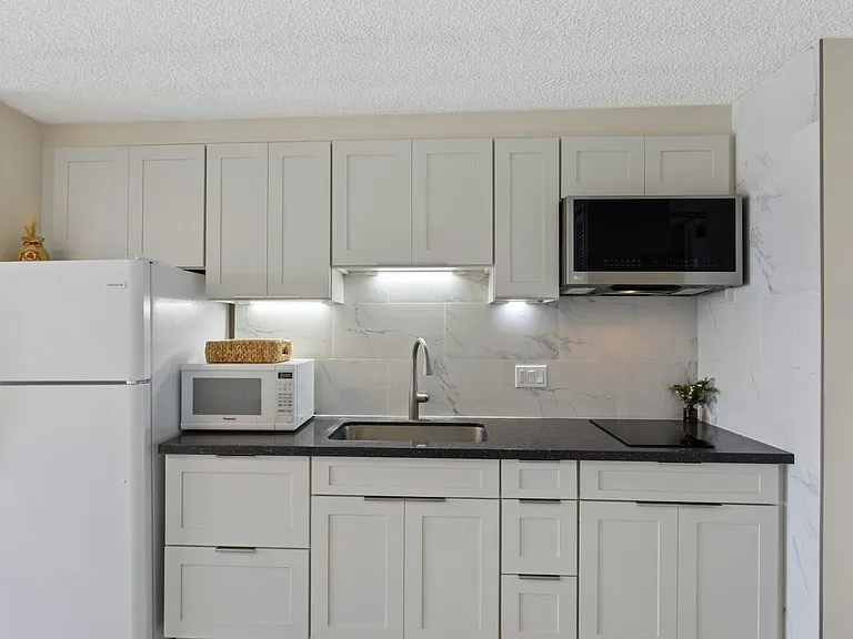 1655 Makaloa St — Photo 4