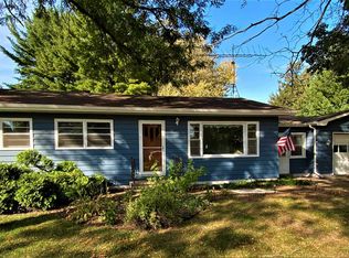 12 State St, Deerfield, WI 53531
