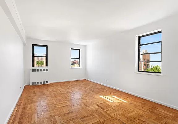 2nd image of 90 Park Ter E APT 5B