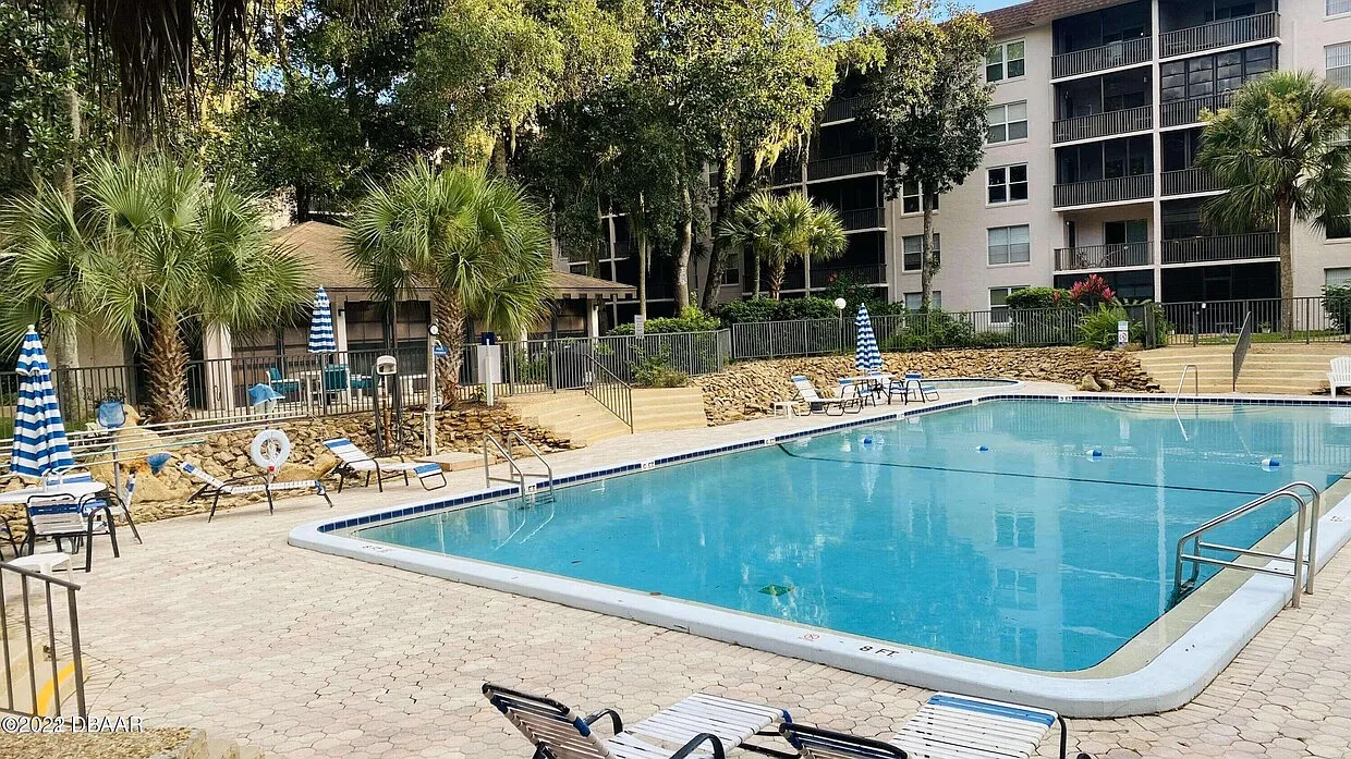 2 bed, 932 sqft, $1,479 — Photo 1