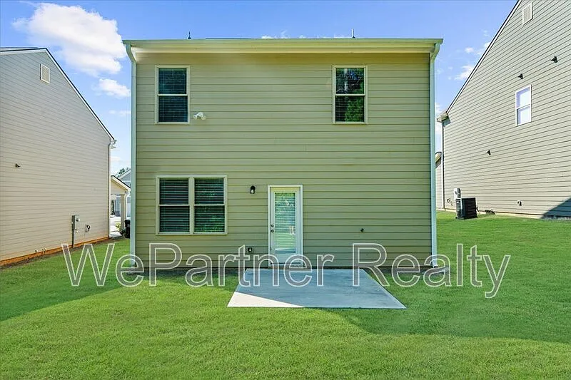 4 bed, 2.5 bath, 1767 sqft, $1,945 — Photo 2