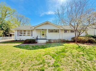 912 Merrill Dr, Greensboro, NC 27410