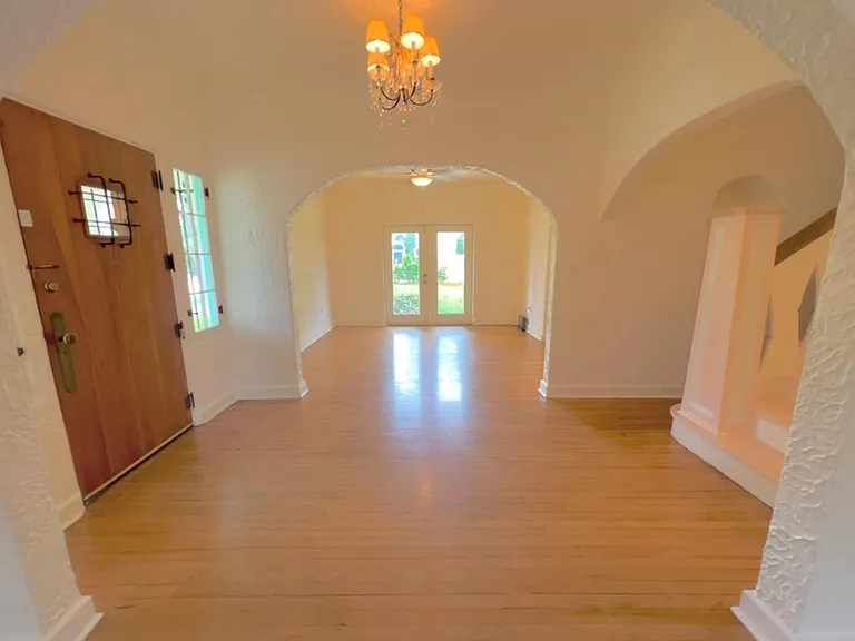 302 Fordham Dr — Photo 10