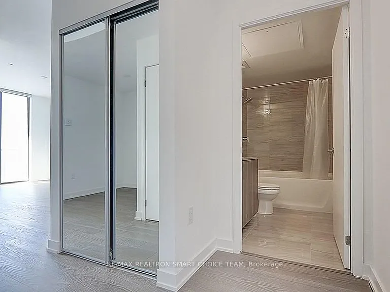 11 Wellesley St W #2506 — Photo 18