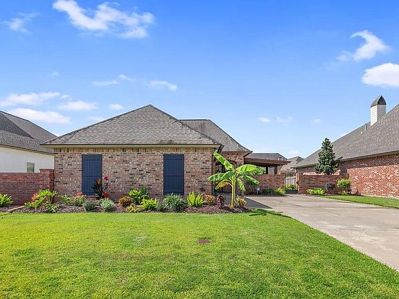 2nd image of 917 Middlebrook Cir