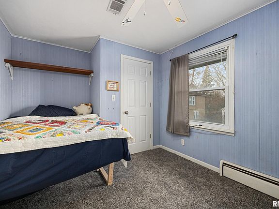 5th image of 152 Pekin Ave