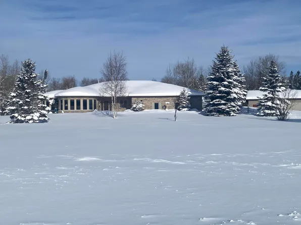 1935 E Malmborg Row, Sault Sainte Marie, MI 49783