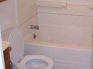 700 Robbins Ave APT 4, Dracut, MA 01826