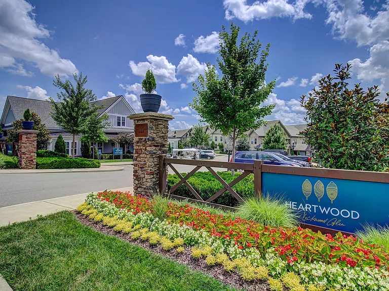 Heartwood at Lockwood Glen — Photo 42