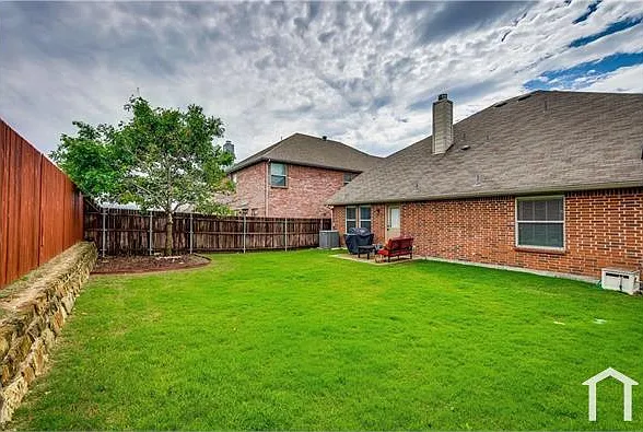 13034 Ambrose Dr — Photo 2