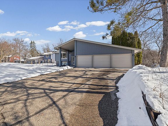 2nd image of 16800 Creek Ridge Trl