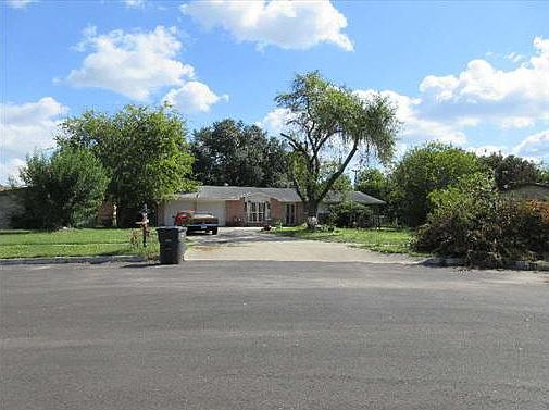 3rd image of 1610 Peterson Ave