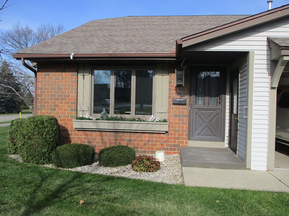 252 Interlaken Ct Zeeland MI Zillow