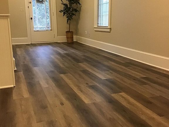 4th image of 219 W Walnut St
