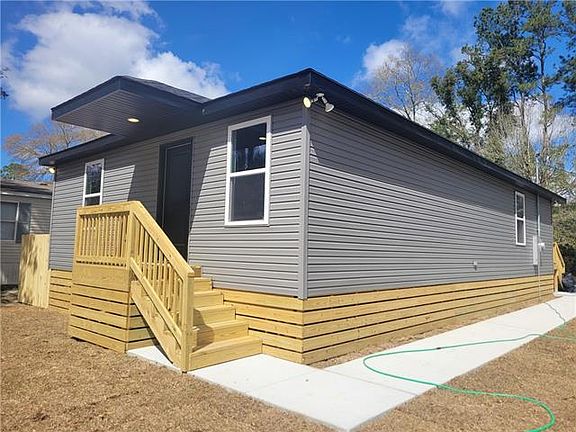 2nd image of 2402 Pelican St