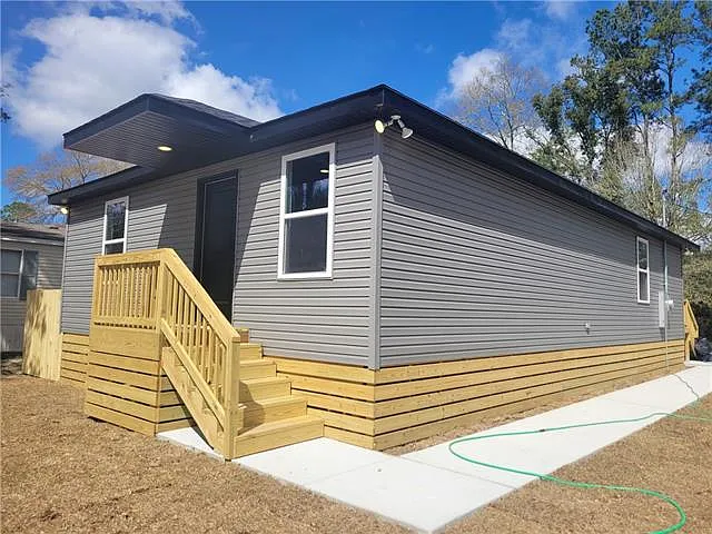 Building Photo - 2402 Pelican St