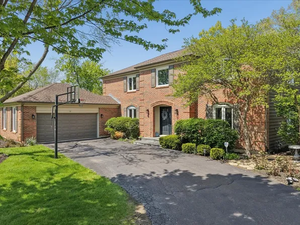 4 Exmoor Ln, Lincolnshire, IL 60069