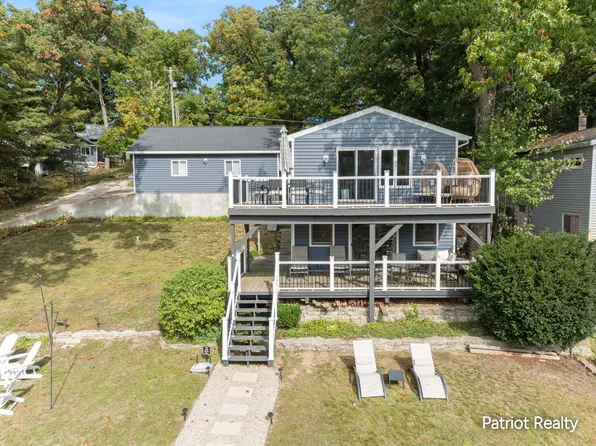 21757 Oak Dr, Pierson, MI 49339