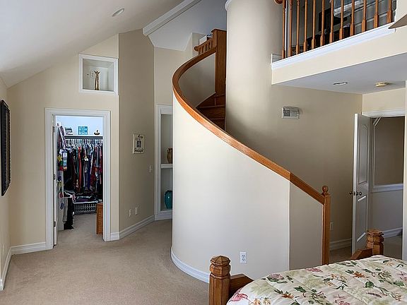 5th image of 1075 Palmer St