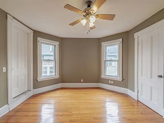 5th image of 213 Oxford St