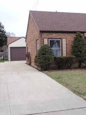 3rd image of 164 S Worth Ave