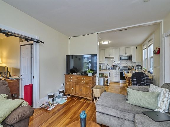 5th image of 6 Bedford St APT 3F
