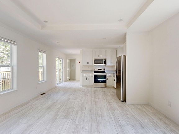 4th image of 43 Marshwood Drive