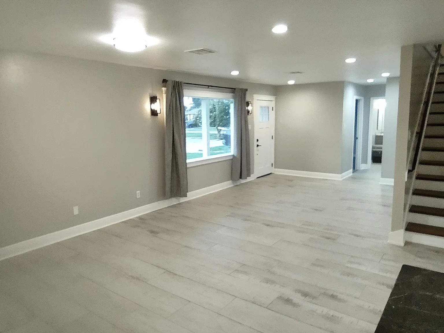 3 bed, 2435 sqft, $2,800 — Photo 4