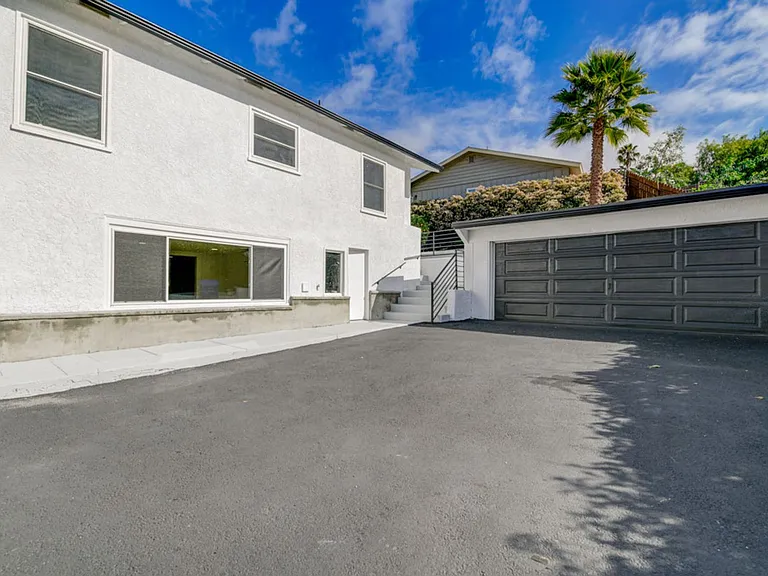 351 Eucalyptus Ave — Photo 25