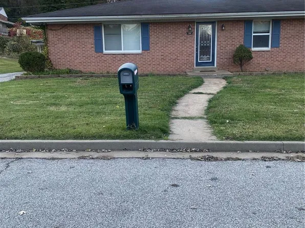 1101 La Pleins Dr, East Saint Louis, IL 62203