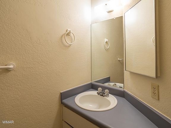 3rd image of 2700 S White Mountain Rd APT 323