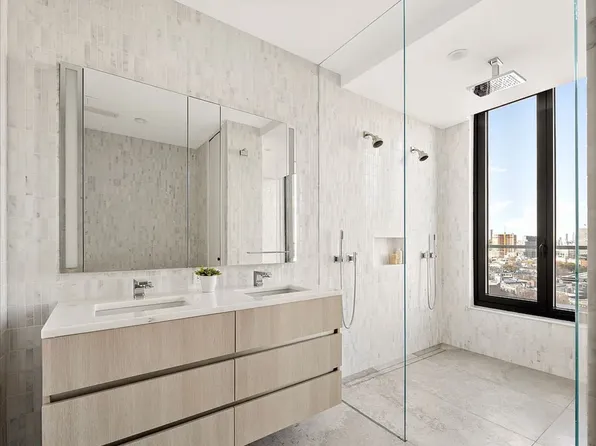 856 Washington Avenue image 12 of 30