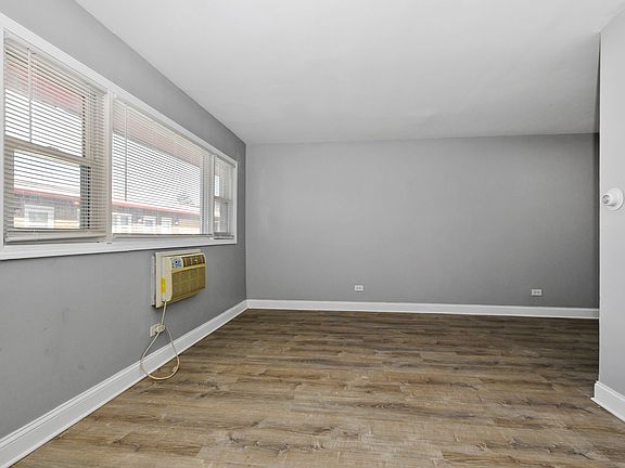 5th image of 7806-7812 S Troy St #7812-12