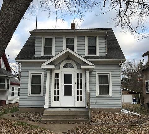 2nd image of 1008 8th Ave S