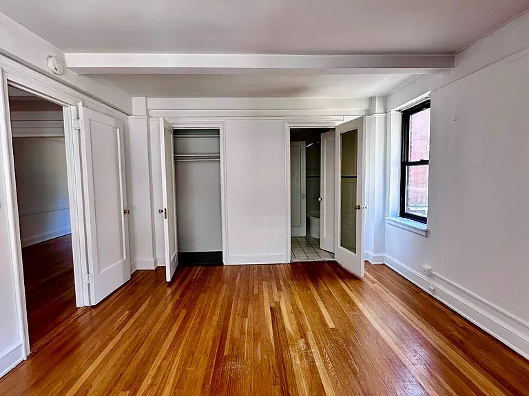 117 E 77th St #4A — Photo 2