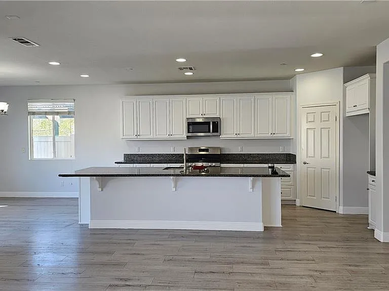 526 Seine River Way — Photo 2