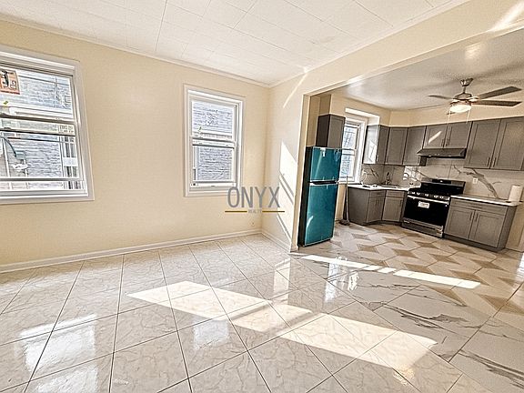 3rd image of 6293 60th St #1