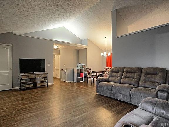 2nd image of 340 Pimlico Ct