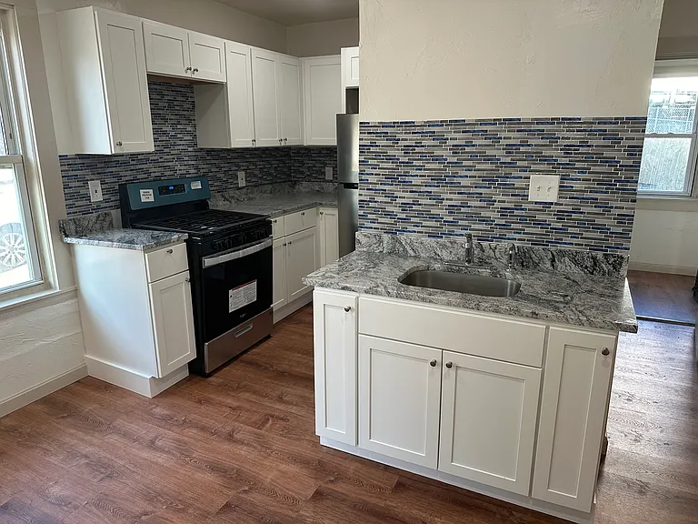 225 Vernon St #1 — Photo 2