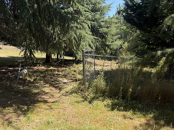 5th image of NW Vista Dr
