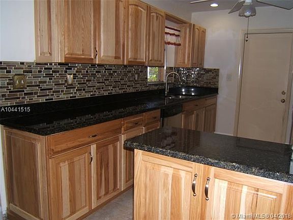 3rd image of 9470 Jamaica Dr