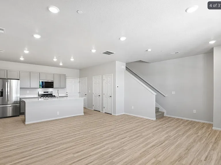1590 Riverplace Dr #4 — Photo 2
